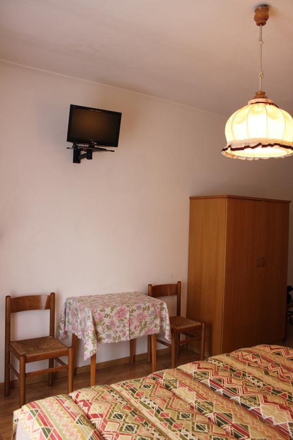 Garni Hirsch Hotel Canazei Kültér fotó