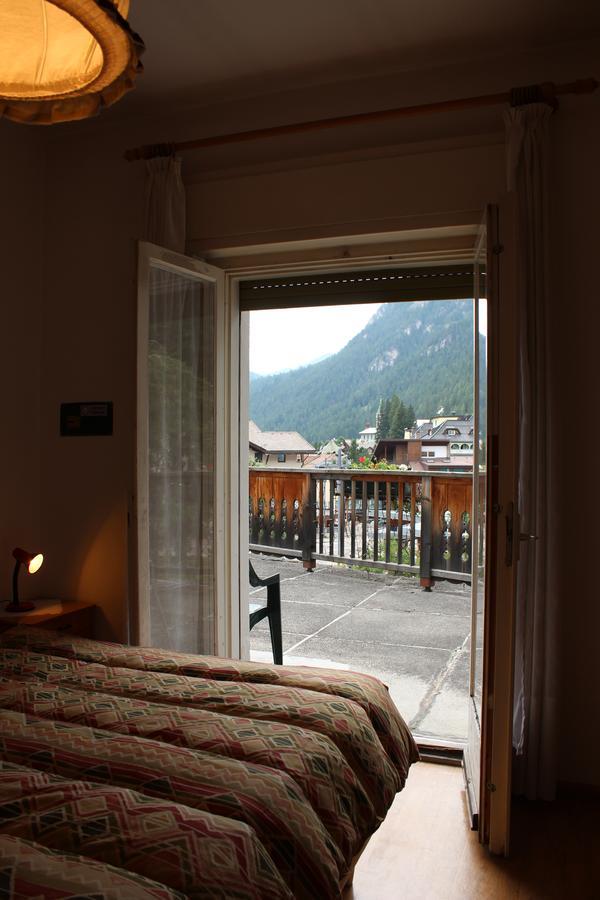 Garni Hirsch Hotel Canazei Kültér fotó